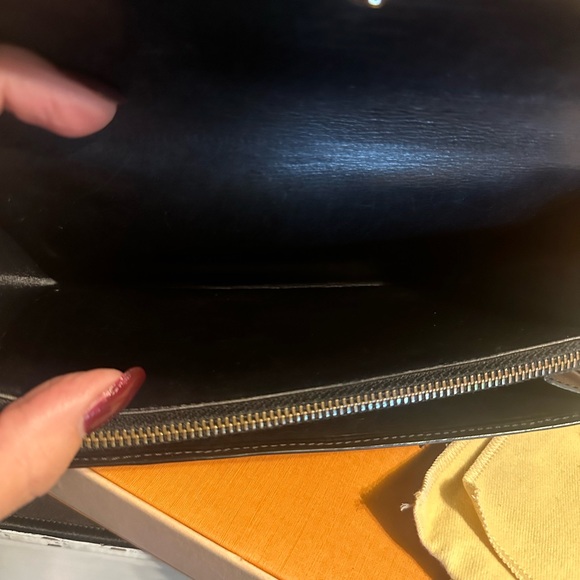Louis Vuitton Epi Leather Wallet, Full Inclusion - Picture 6 of 15